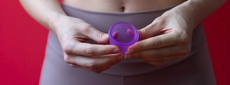 Deine Menstruationstasse rutscht immer wieder nach unten? Was du dagegen tun kannst